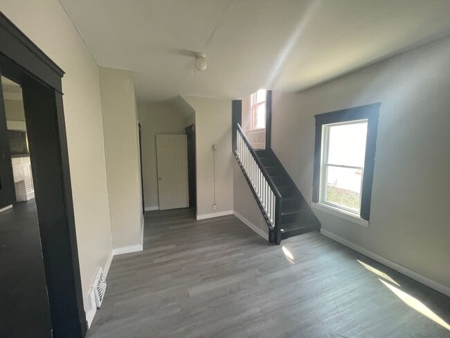 Photo - SECTION 8 AND EDEN ACCEPTED!! Stunning 4-B...