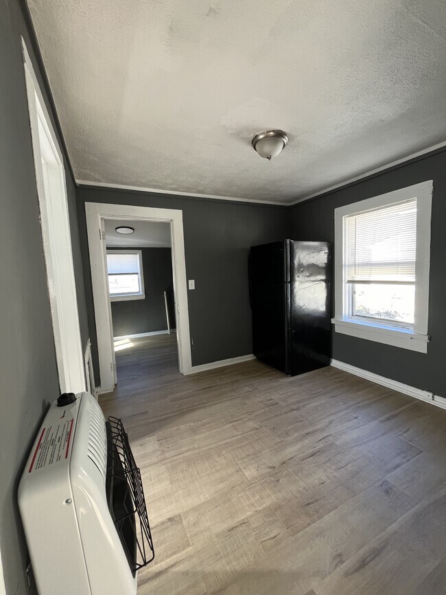 Photo - 211 Haywood St