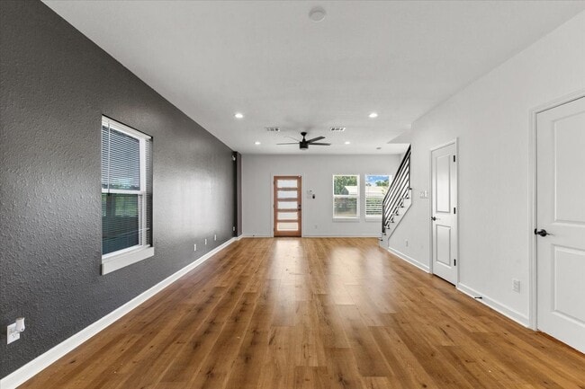 Photo - 6130 Conley St