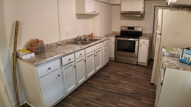 Photo - 104 Otis St