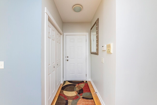 Photo - 2736 W Montrose Ave Unit 2E