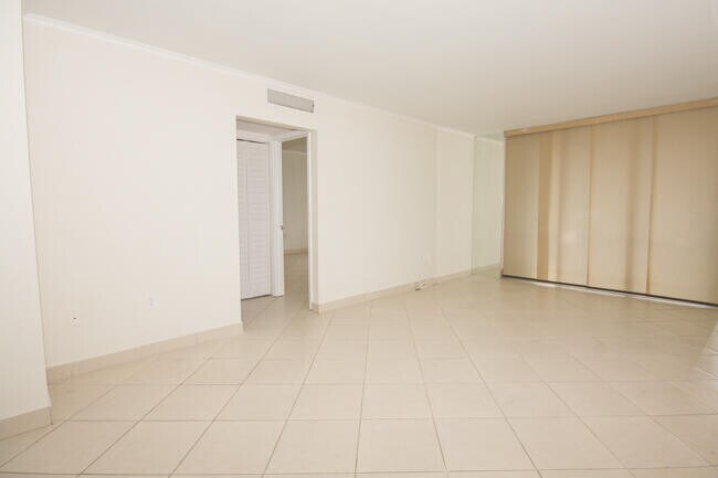 Photo - 301 Croton Ave Unit 201