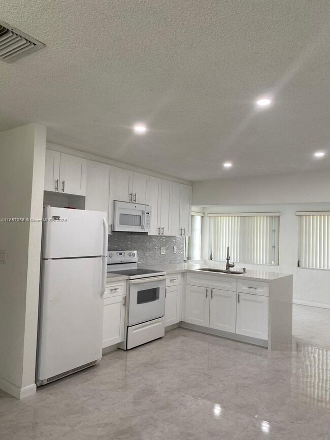Building Photo - 4903 NW 42nd Ave Rental