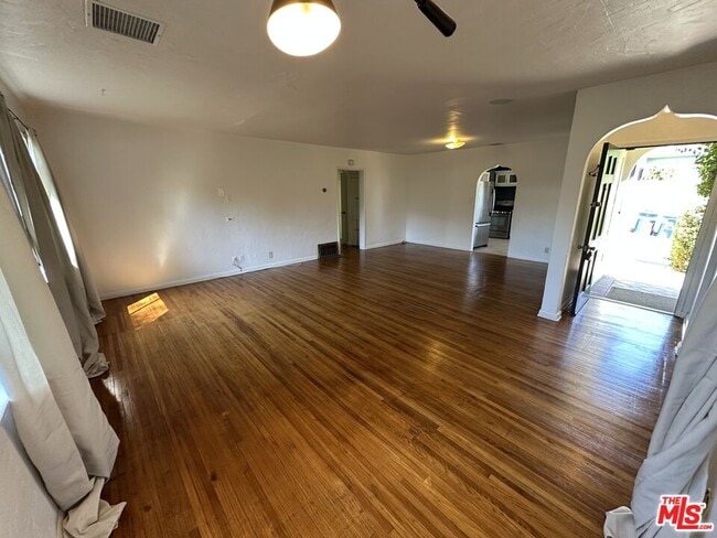 Photo - 4001 Chevy Chase Dr