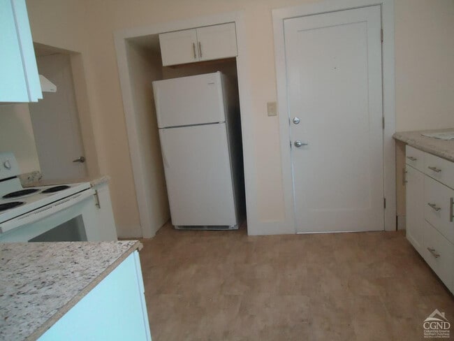 Photo - 136 Warren St