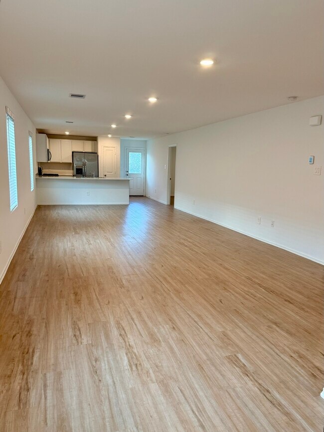 Photo - 963 Oak Mist Ln