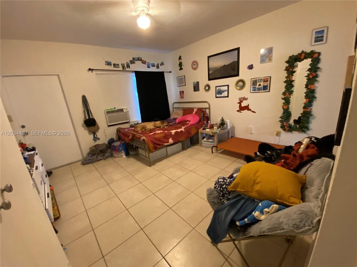 Photo - 730 SW 10th St Unit 4