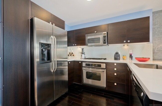 800 The Mark Ln Unit 1802