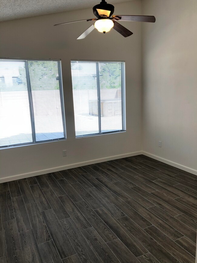 Photo - 147 Coventry Dr