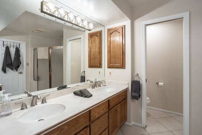 Photo - 5200 S Lakeshore Dr