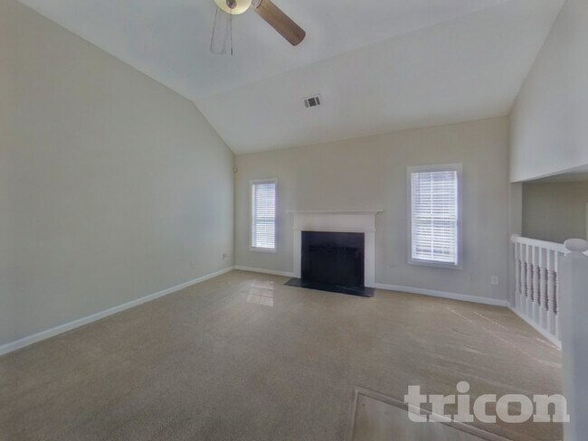 Photo - 114 Windsor Cir