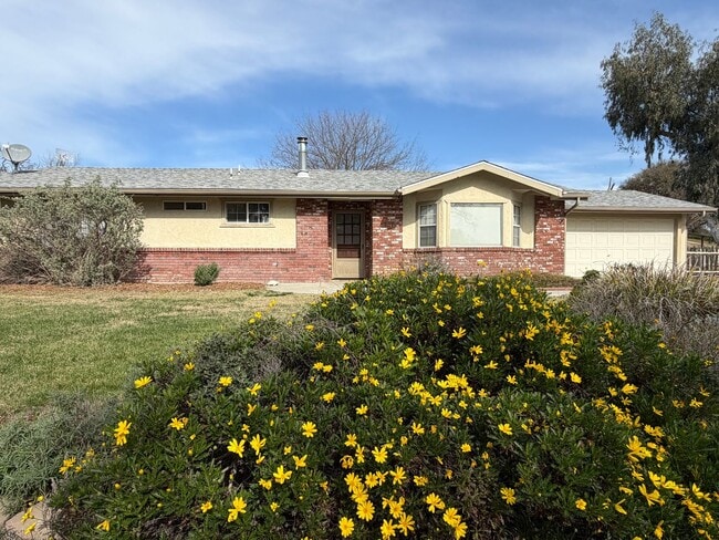 Building Photo - Beautiful County Property