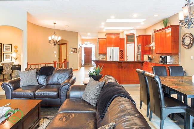 Building Photo - 11 Cedar Bowl Crescent Unit SI ID1473825P