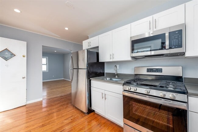 Photo - 156 Lower Main St Condo