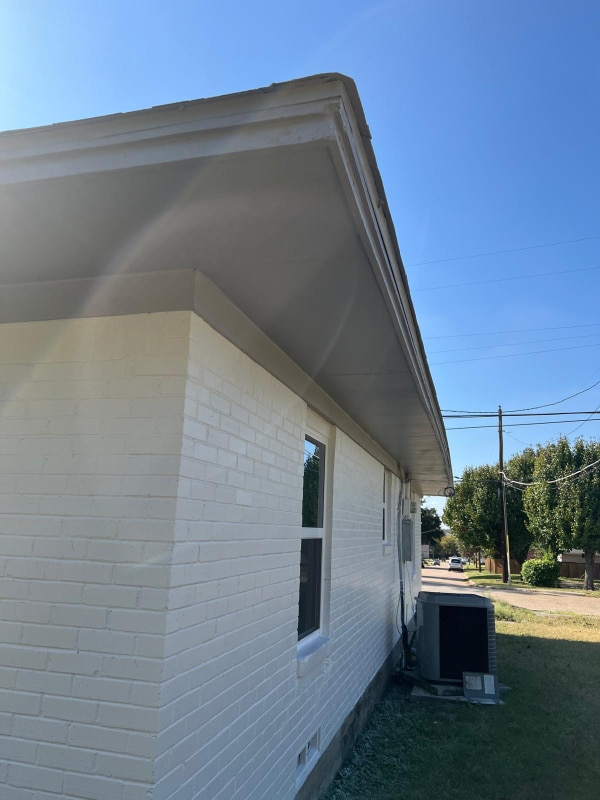 Building Photo - 1120 H Ave