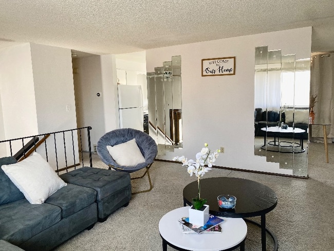 livingroom - 626 S Beeman St Unit 2 bed 1 bath Upper