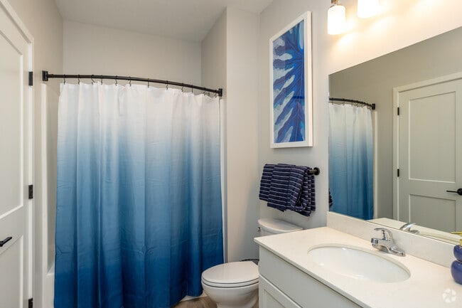 1BR, 1BA - 588SF - Bathroom