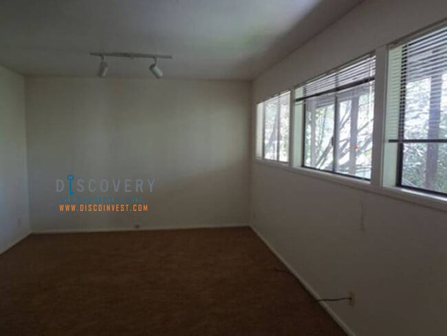 Photo - 40 Avon Rd Unit In-Law