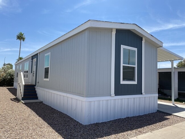 Building Photo - 2060 N Center St