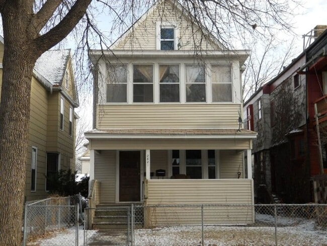 Building Photo - 2821 1st Ave S Unit 2
