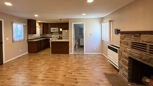 Photo - 596 S Mentor Ave Apartments Unit 596 S Mentor Ave