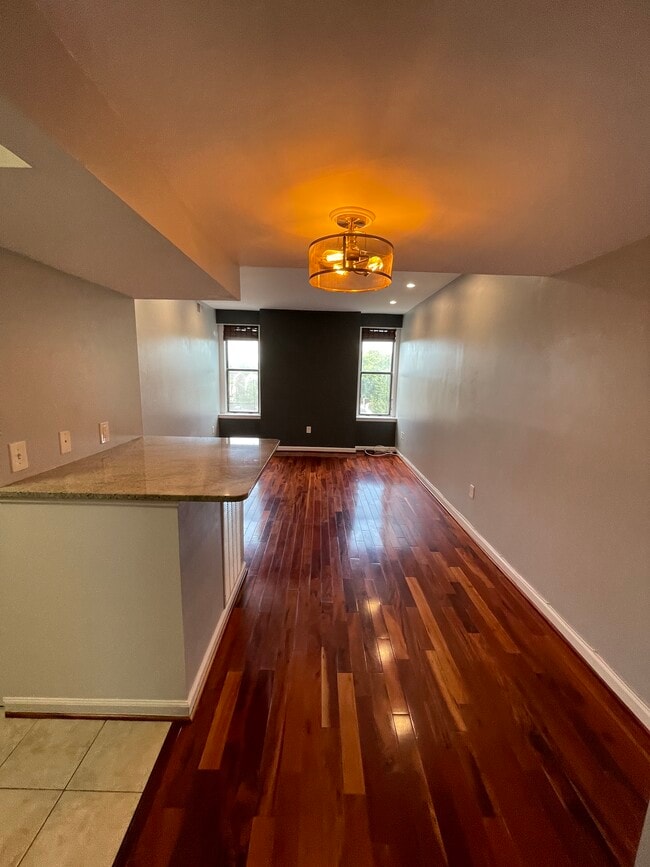 Bright and Spacious Living Area & Dining Counter - 1763 Columbia Rd NW Unit 401