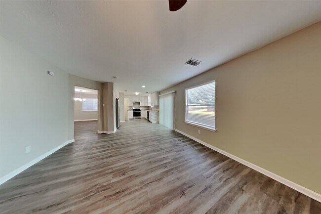 Photo - 5346 Yale Dr