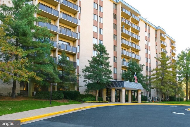 Photo - 3101 S Manchester St Apartment Unit 713