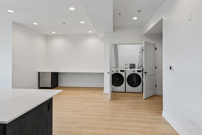 Photo - 1801 W Grand Ave