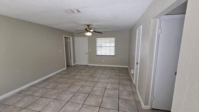 Photo - 3 Bed, 2 Bath, 1 Car garage.