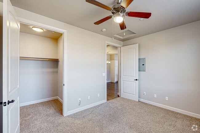 1BD, 1BA - 823SF