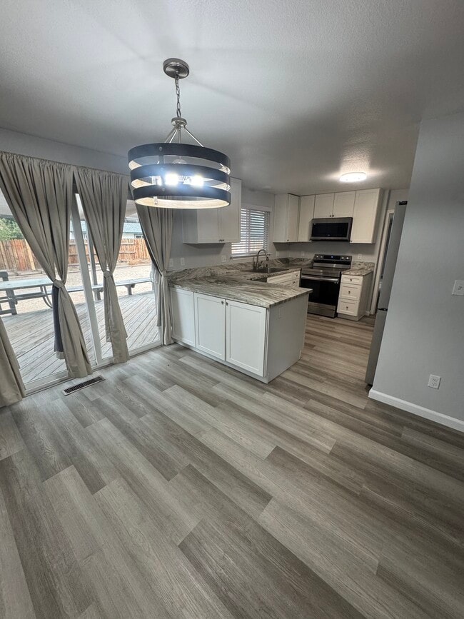 Building Photo - 7474 Sandstone Dr Rental