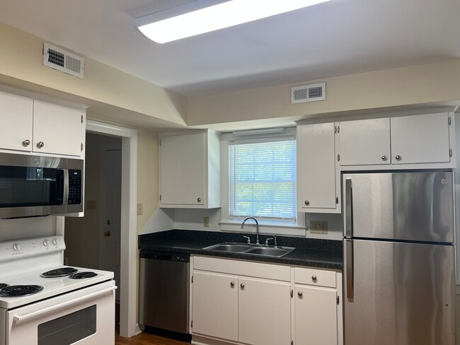 Photo - 2505 Saint Christopher Cir SW