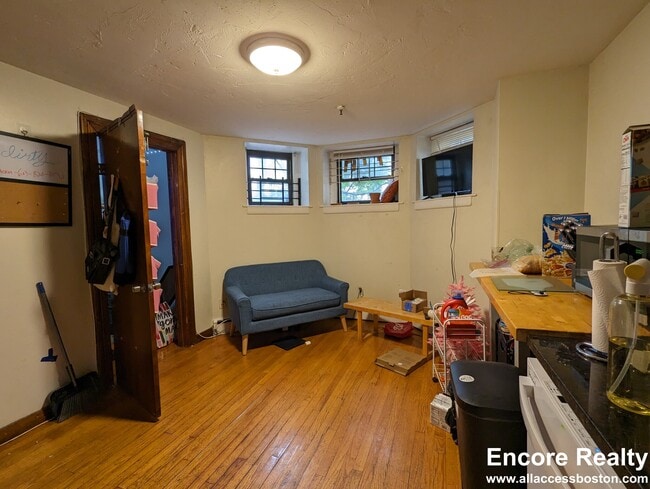 Photo - 58 Queensberry St Unit G3