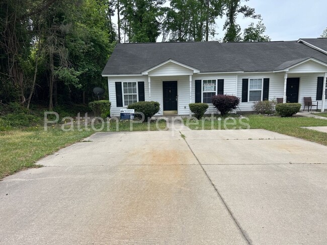 Building Photo - 1839 Horseshoe Dr Unit C