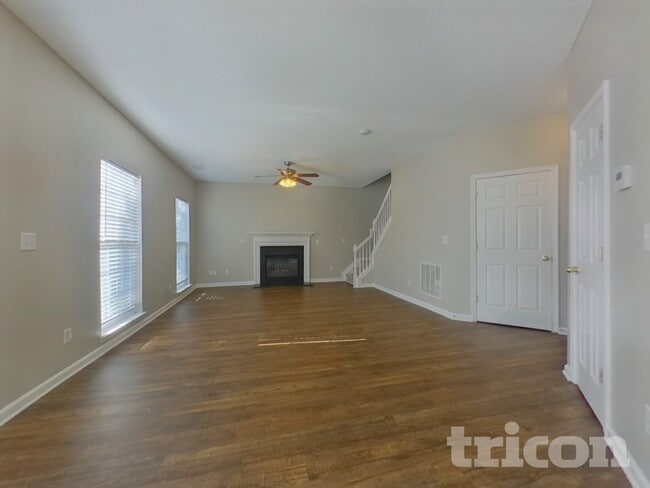 Photo - 1812 Southwind Dr