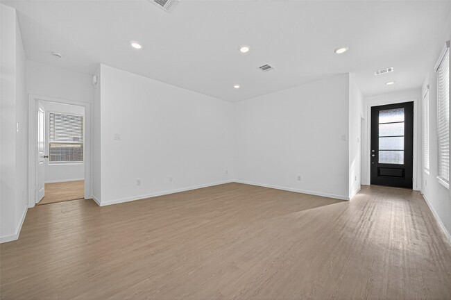 Photo - 6411 Laguna Terra Dr