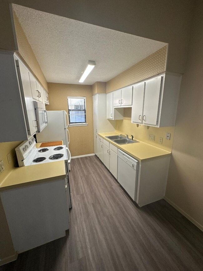 Photo - 106 E 30th St