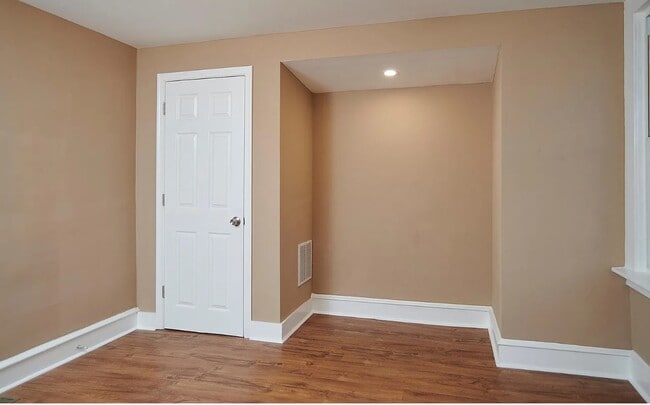 Photo - 4846 Stenton Ave