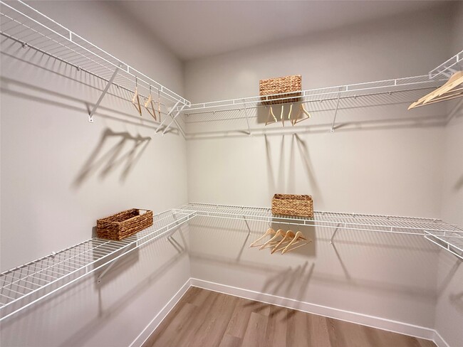 Building Photo - 1610 Campbell Rd Unit B1.302