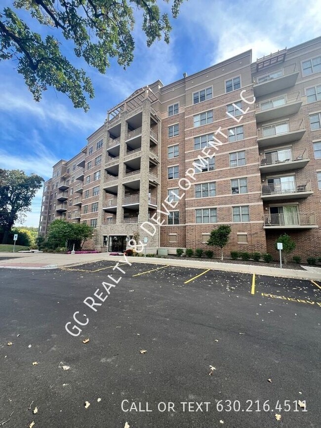 Building Photo - 125 Lakeview Dr Unit 609 ,  609