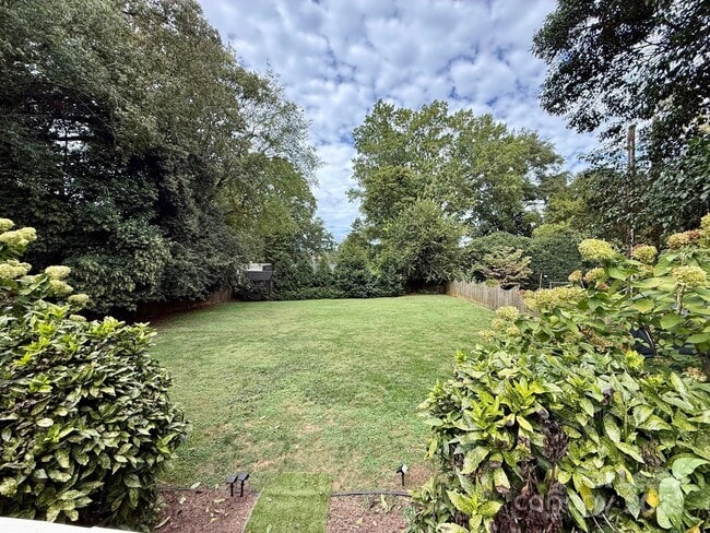 Photo - 1425 Montford Dr