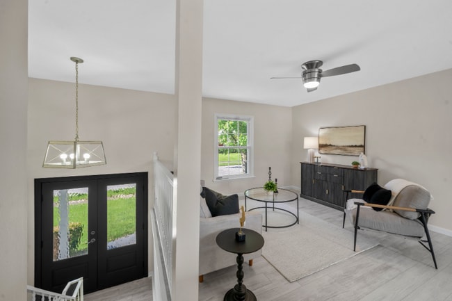 Photo - 383 Messina Dr House