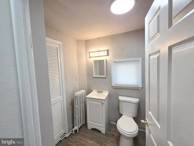 Photo - 5526 N Mascher St Unidad 1ST FL