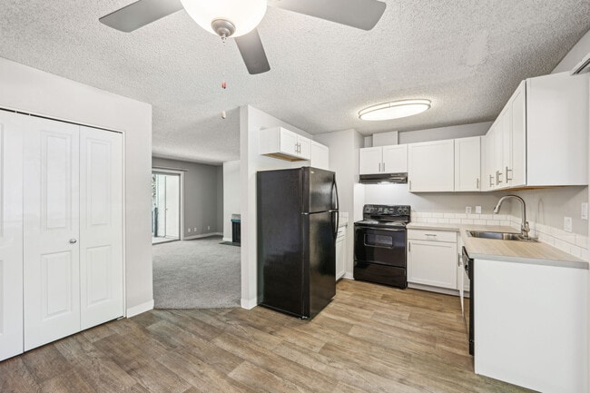 Photo - Wimbledon Square And Gardens