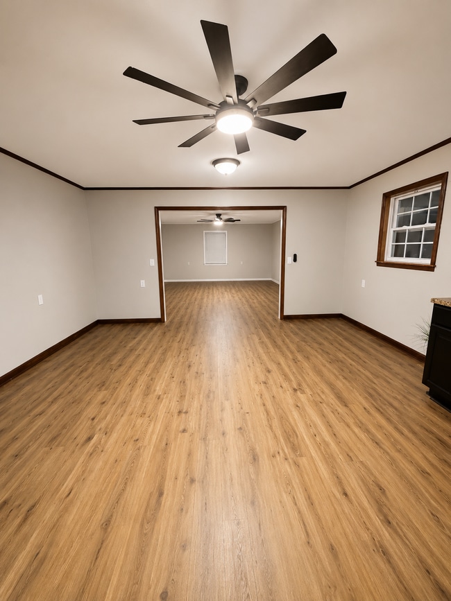 Photo - 501 W Franklin St