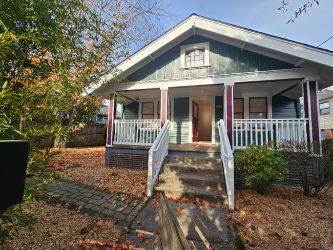 Building Photo - 3265 NE Alberta St