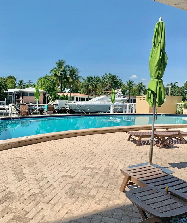 Photo - 2020 NE 135th St Unit 409