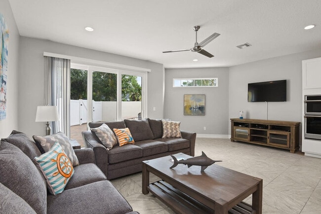 Photo - 132 Mediterranean Way Unit SI ID1044457P