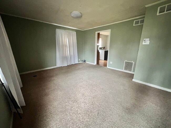 Photo - 205 S Commercial Ave